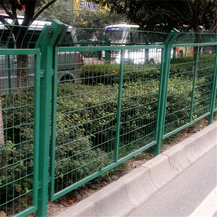 公路護(hù)欄網(wǎng)圖片4