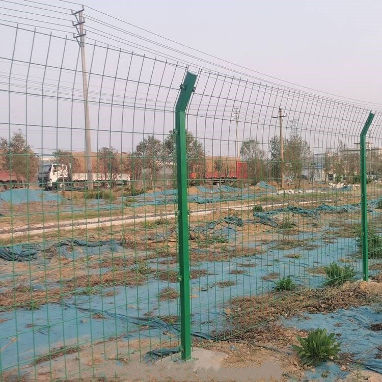 果園果樹(shù)圍欄網(wǎng)圖片3 果園果樹(shù)圍欄網(wǎng)圖片3